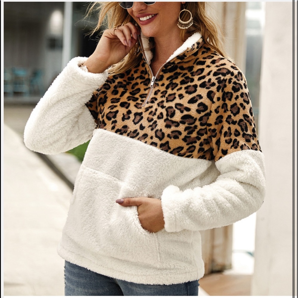 Suvimuga Teddy Color-block Leopard  Pullover Top